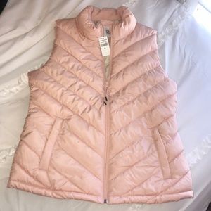 Gap puffer vest